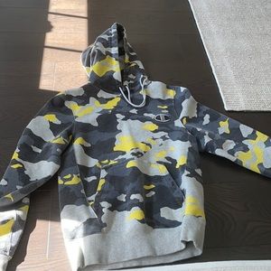 Champion camo sweatshirt